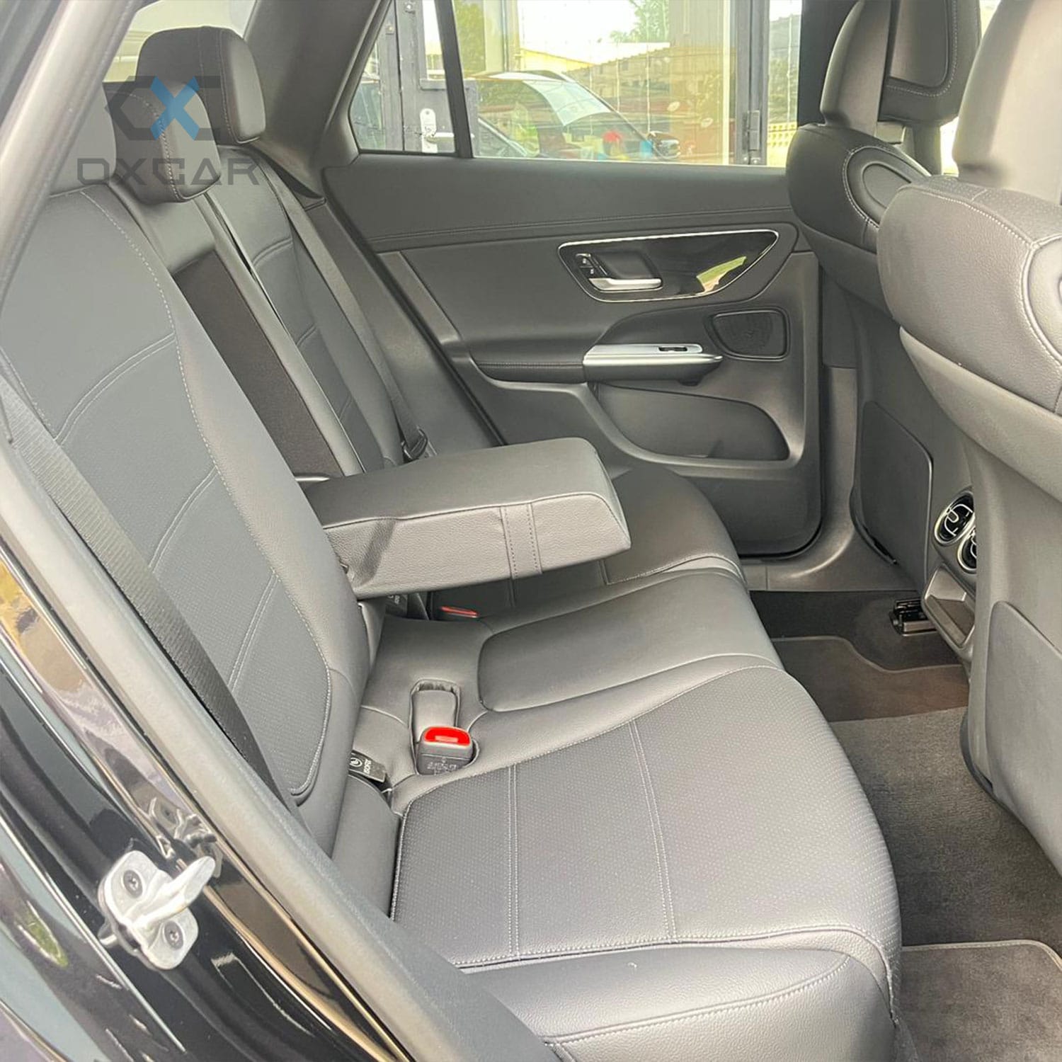 Mercedes glc300 inter siege arri.webp à vendre à Cotonou - OXCAR