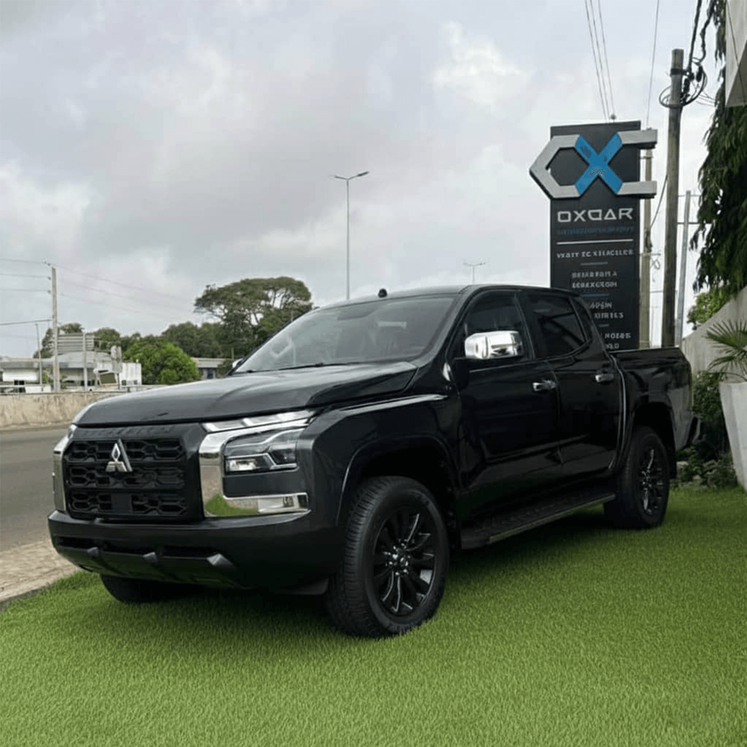 Mitsubishi l200 vue lat2.webp à vendre à Cotonou - OXCAR
