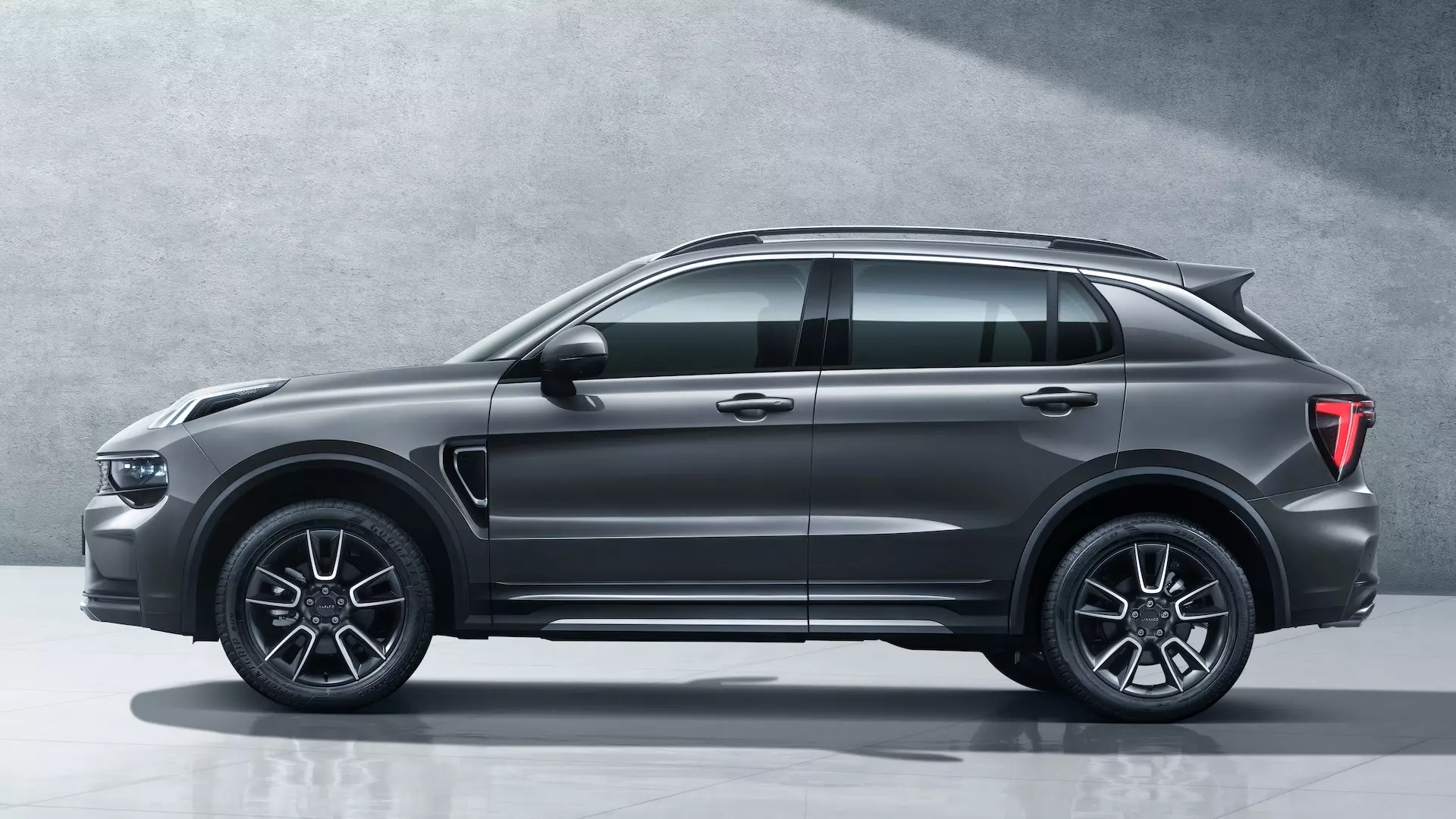 Lynk and co 01 facelift 2024 grijs zijkant à vendre à Cotonou - OXCAR