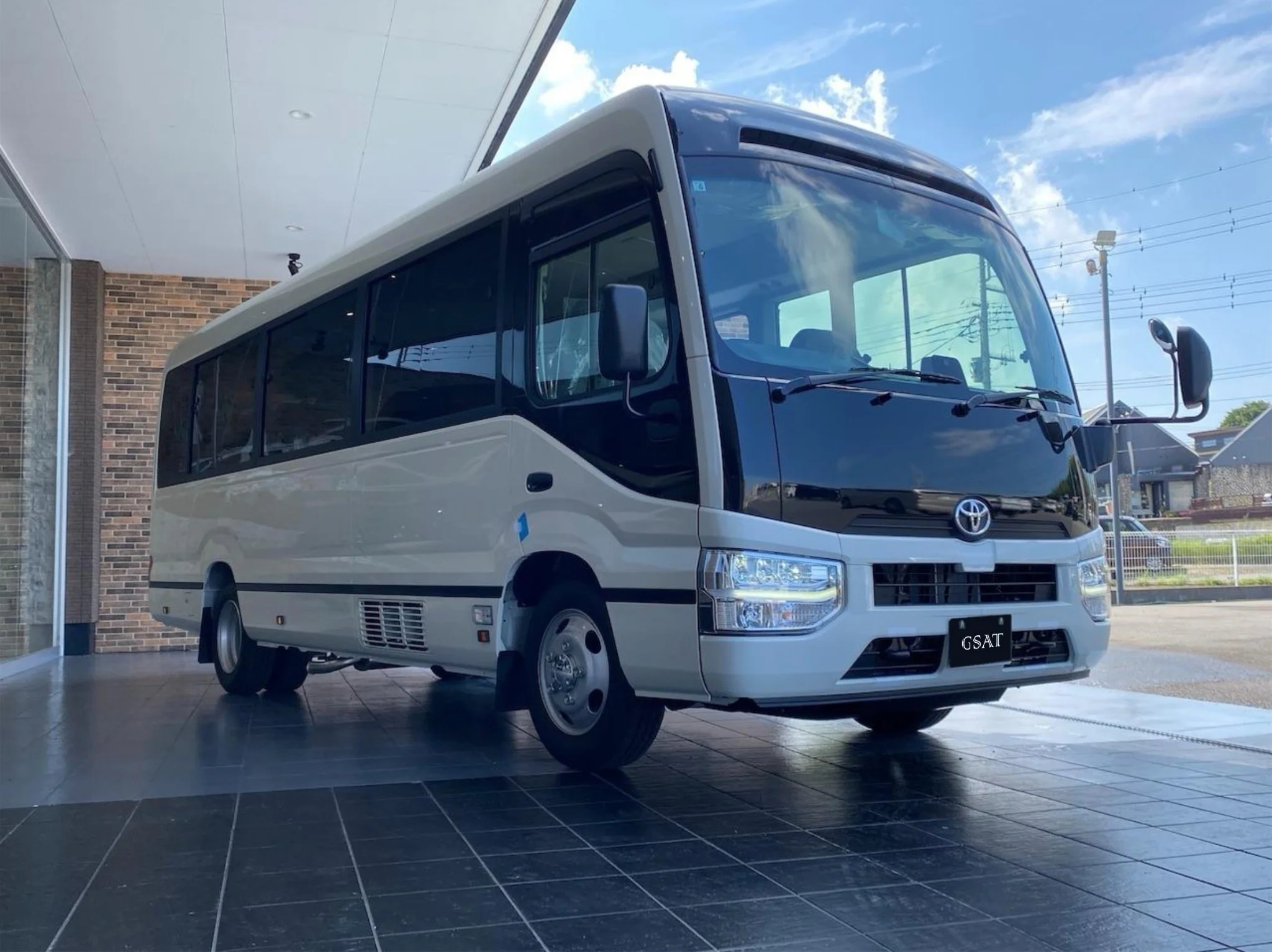 Toyota coaster long gx 25 vue 3 4 avant à vendre à Cotonou - OXCAR