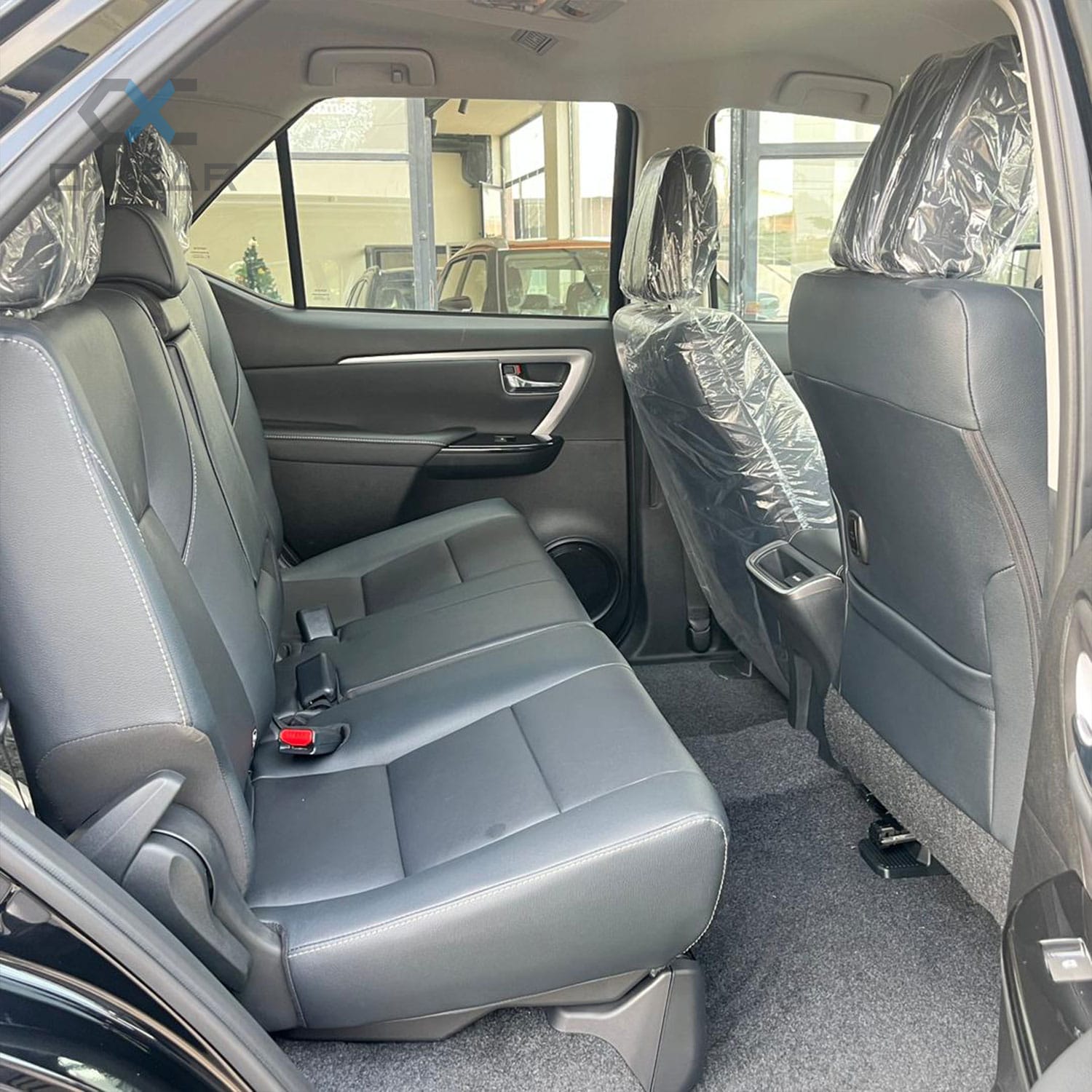 Toyota fortuner inter siege arriere.webp à vendre à Cotonou - OXCAR