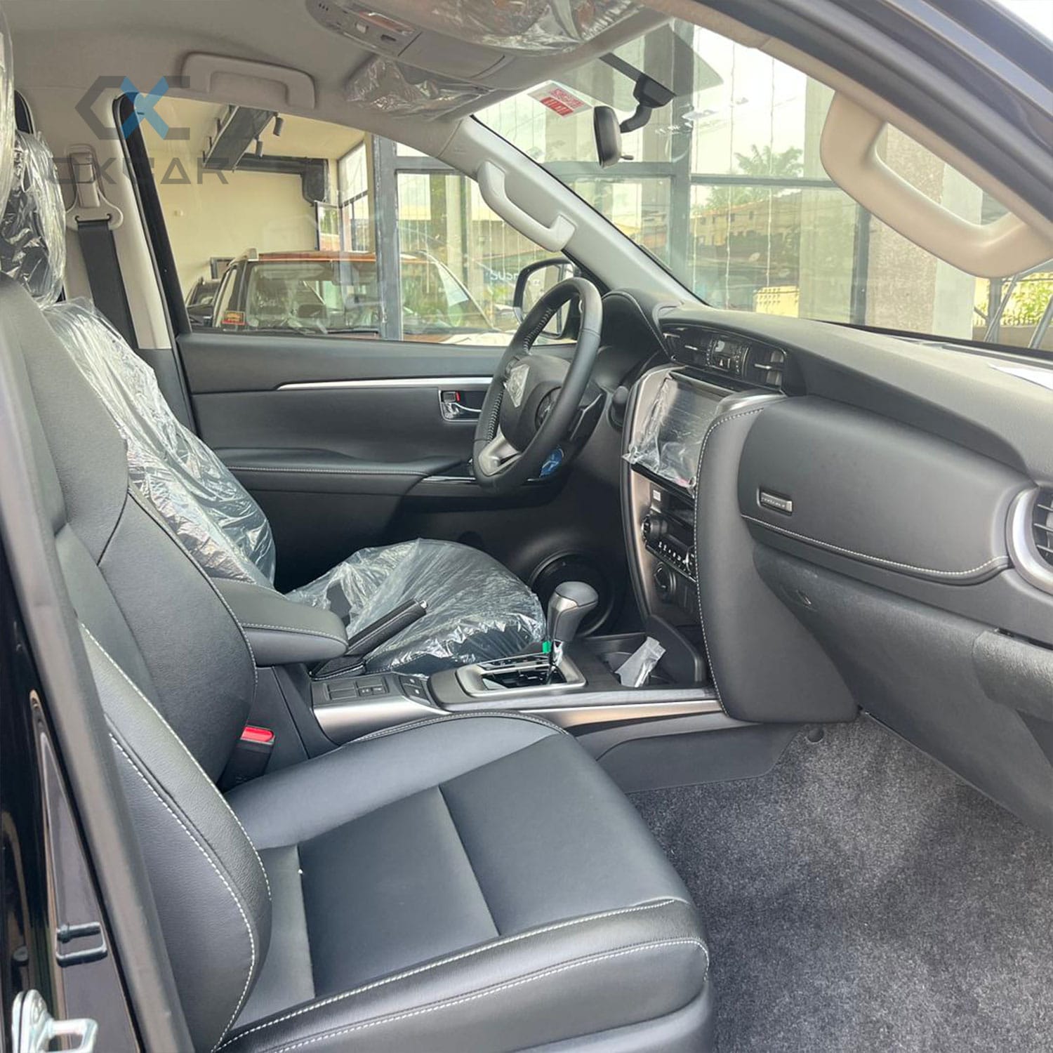 Toyota fortuner inter siege avant.webp à vendre à Cotonou - OXCAR